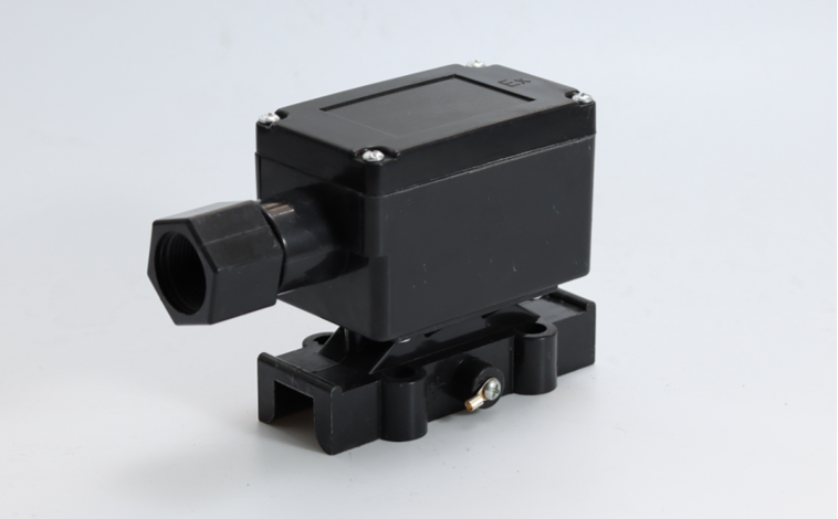 Коробка для подключения питающего кабеля для греющий кабель